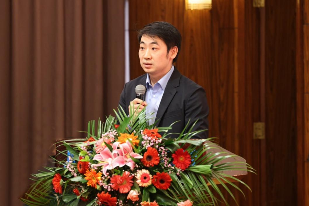 5facf2a69abf5.jpg 4.jpg